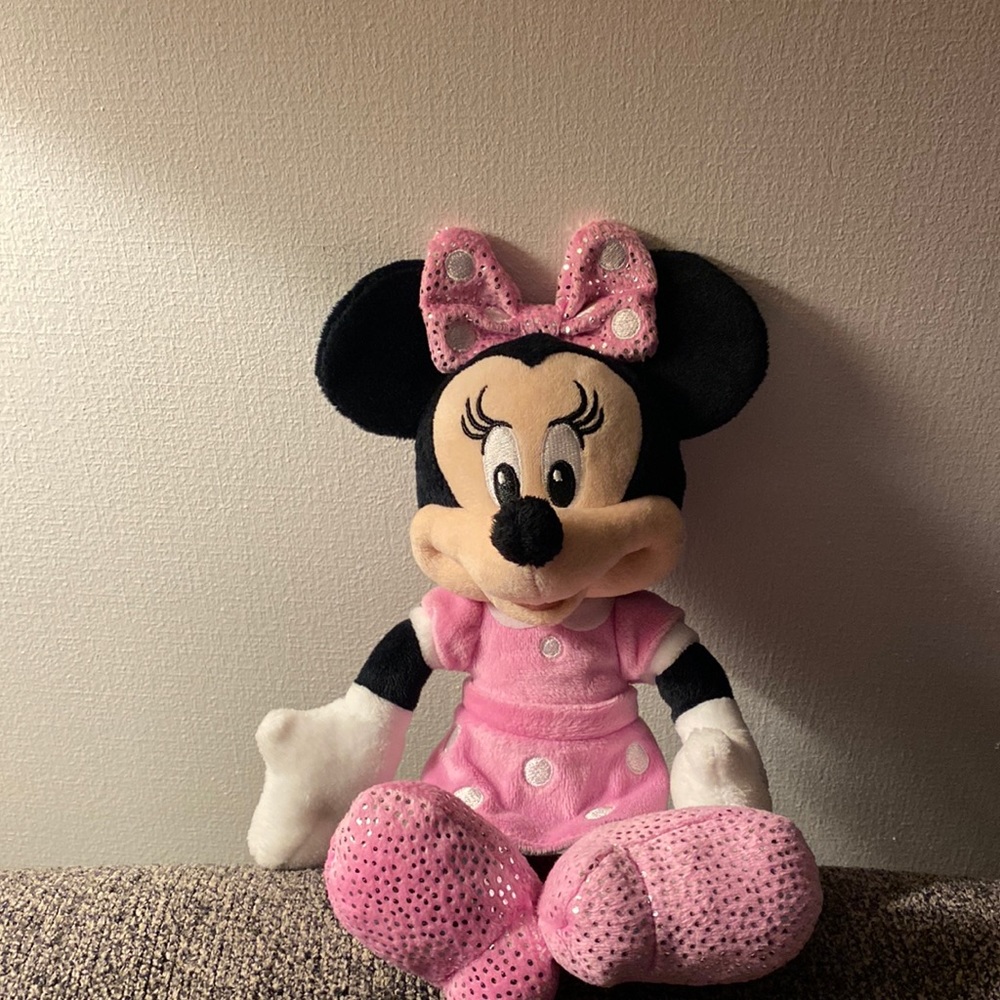 Minnie Mouse 11 in plush doll